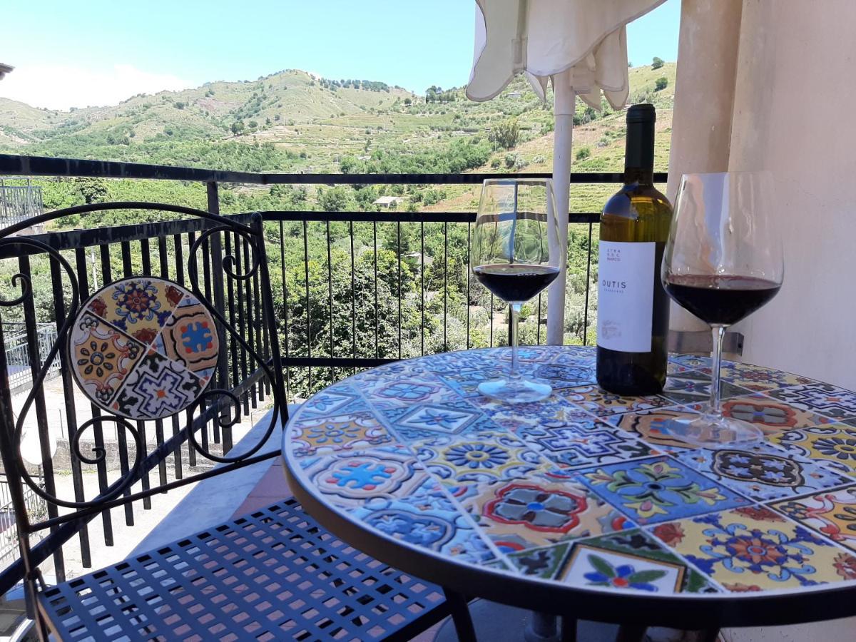 Etna Sicilian House Lägenhet Linguaglossa Exteriör bild